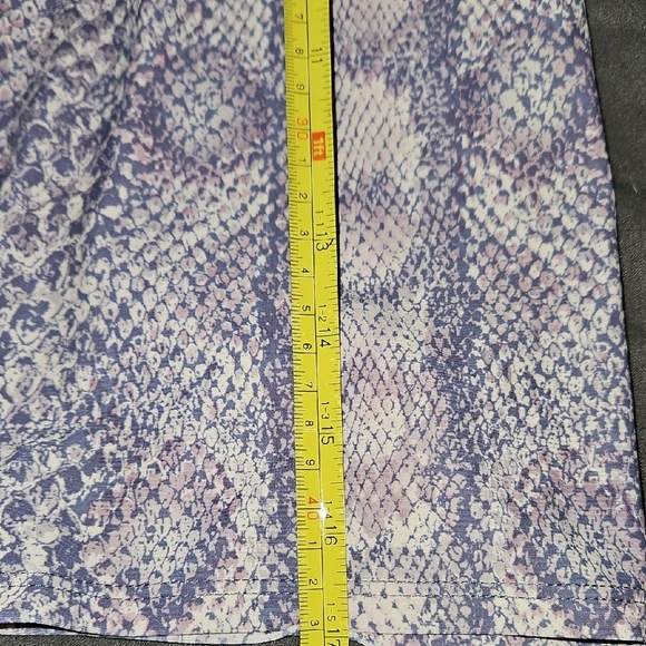 Onzie Abstract Print Activewear Set - Picture 6 of 8